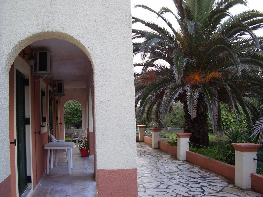 Dixtia Apartments Agios Georgios Pagon Rum bild